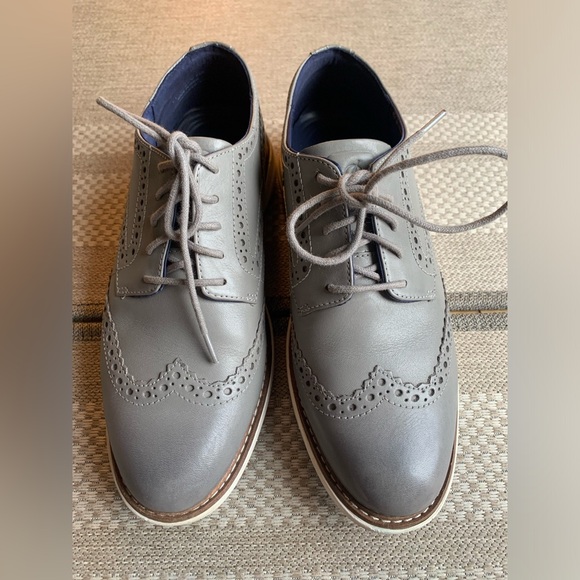 Cole Haan oxfords size 6 - Picture 3 of 5